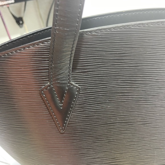 Louis Vuitton Epi St Jacques in Black leather with dust bag. Preloved. - Picture 9 of 14